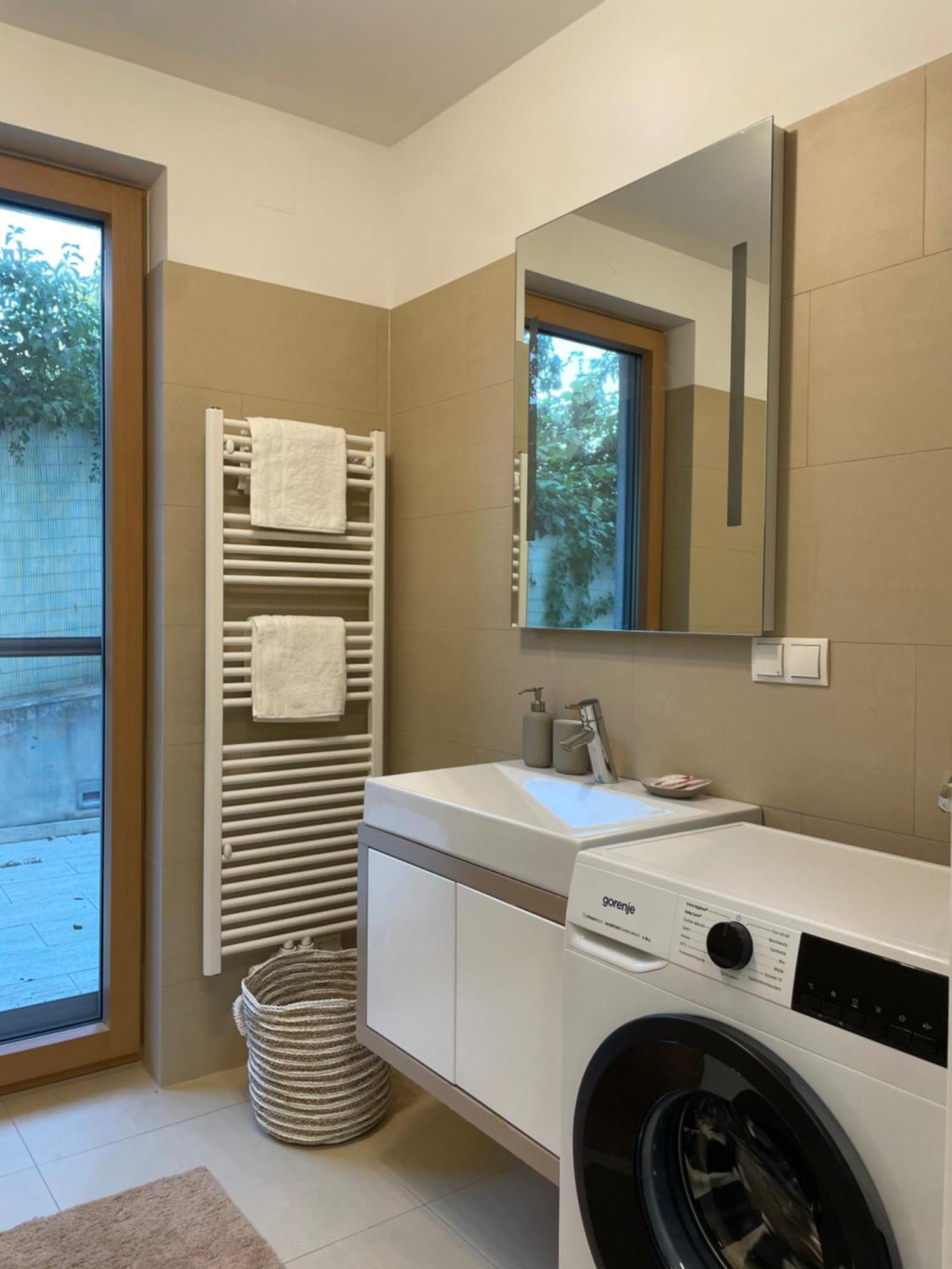 Roterd Residence, & Green, Parking Lot Apartamento Viena